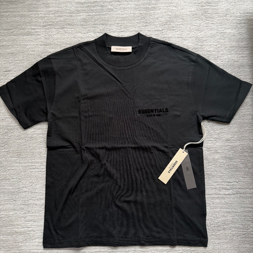 Essentials fear of God tshirt